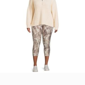 Stylish Cream and Brown Snake Pattern Capris Leggings Size 0X